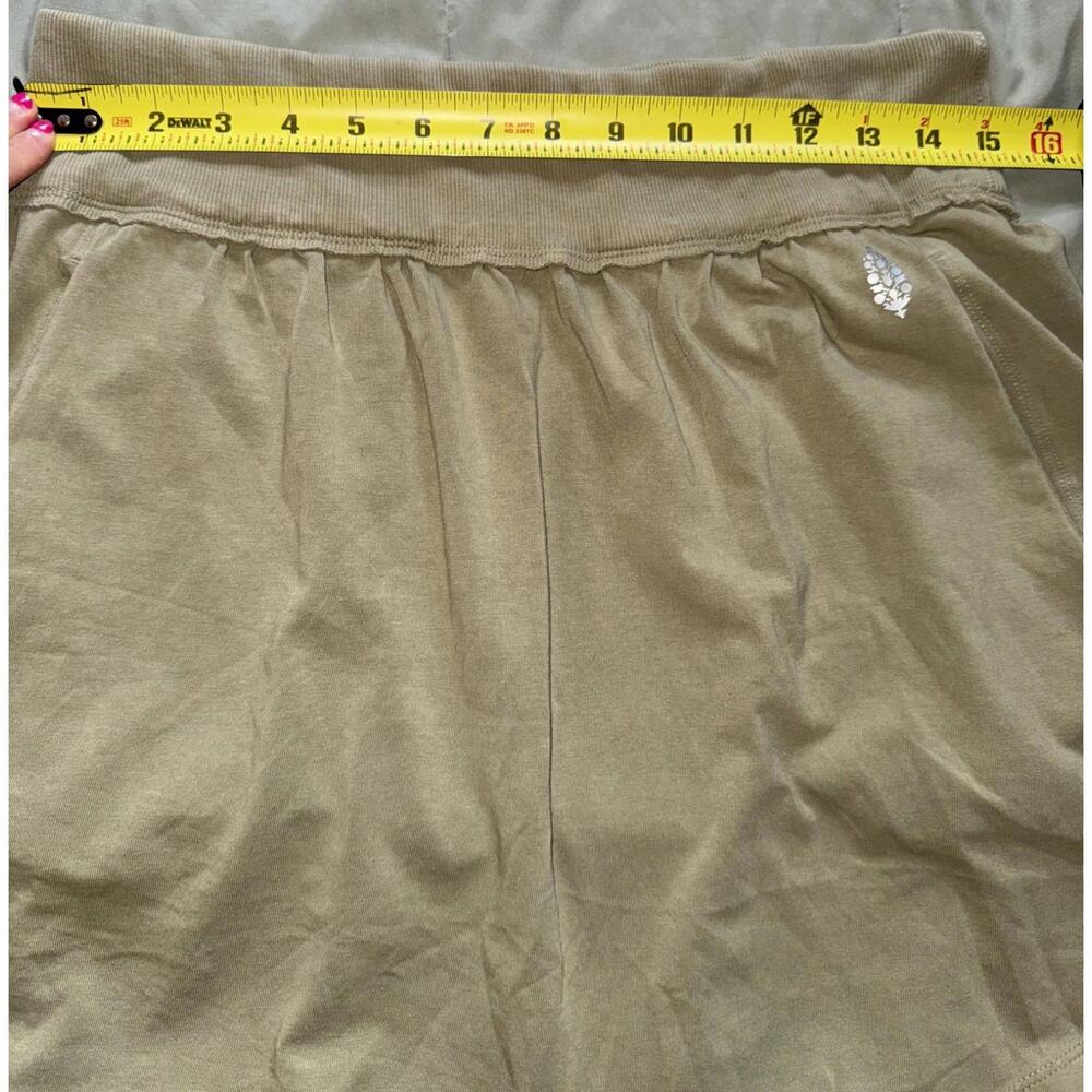 FREE PEOPLE Shorts L FP MOVEMENT Hot Shot Harem Elastic Waistband Pull On Green - Picture 7 of 9